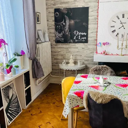 2 Personnes Romantique Au Calme A 6km Des Thermes De Bagnoles De L Orne Avec Sdd Privative Guest house